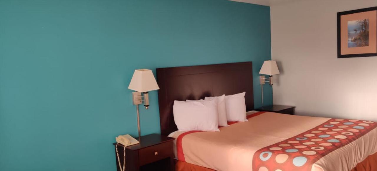 Fairbridge Inn Express Stuttgart Bagian luar foto