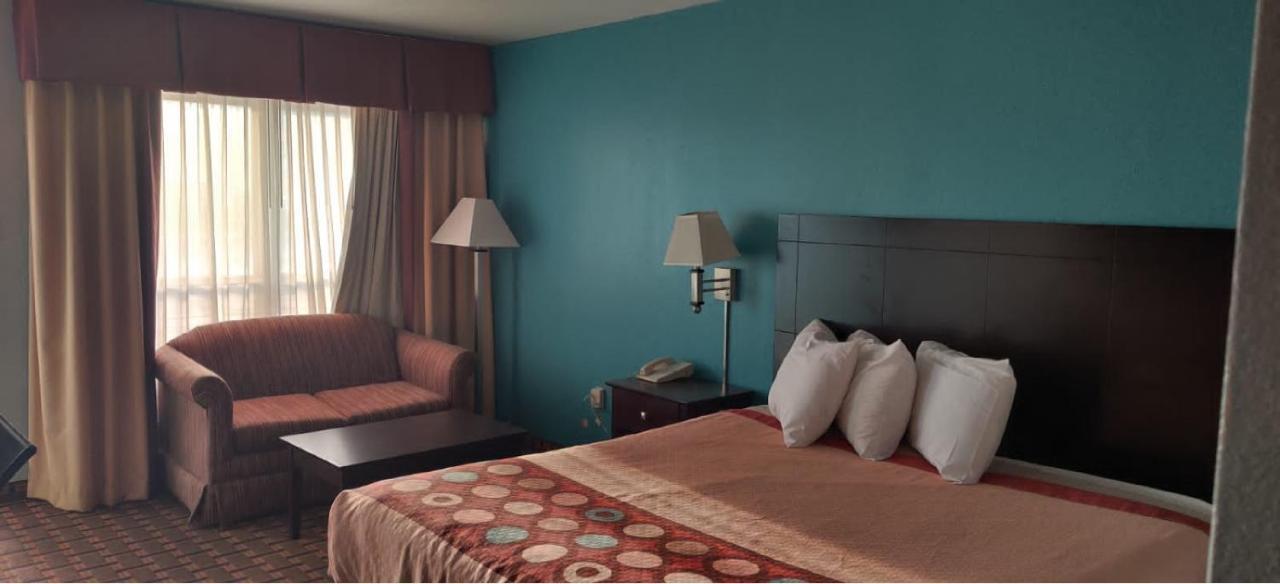 Fairbridge Inn Express Stuttgart Bagian luar foto