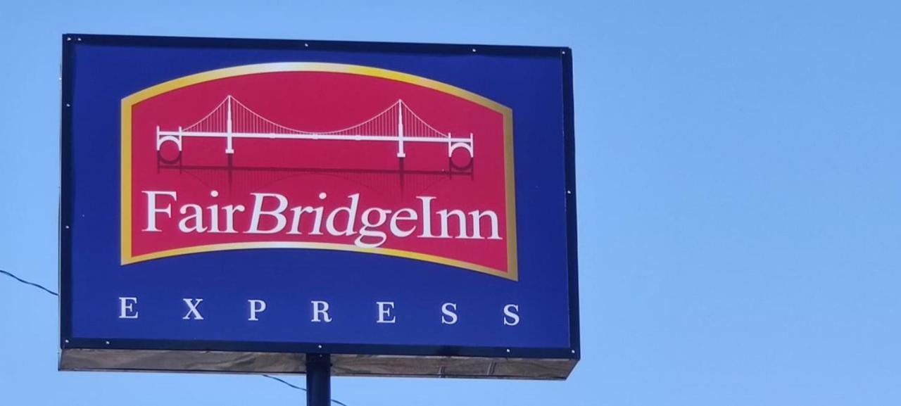 Fairbridge Inn Express Stuttgart Bagian luar foto