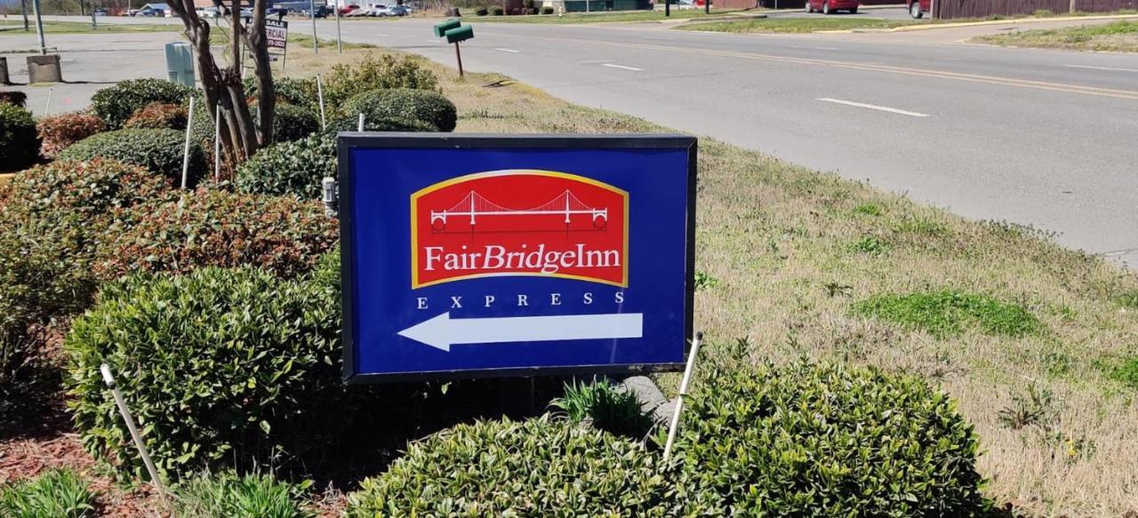 Fairbridge Inn Express Stuttgart Bagian luar foto